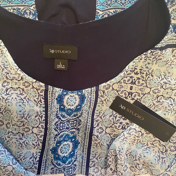 Top - Picture 4 of 5